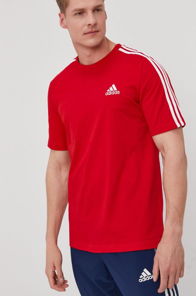 Футболка adidas чоловіча колір червоний з аплікацією