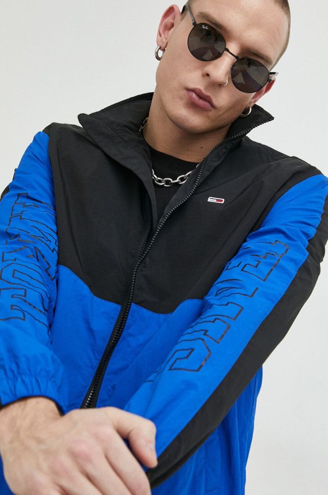 Куртка Tommy Jeans чоловіча перехідна oversize колір блакитний (2979793)