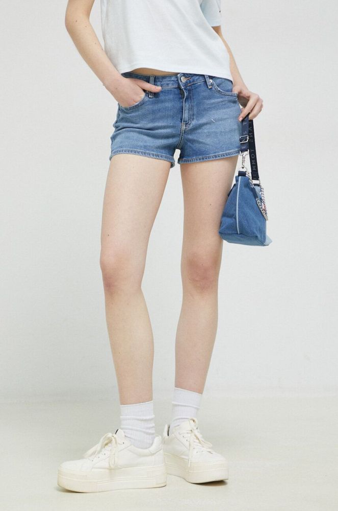 Джинсові шорти Tommy Jeans жіночі однотонні середня посадка колір блакитний (3075110)